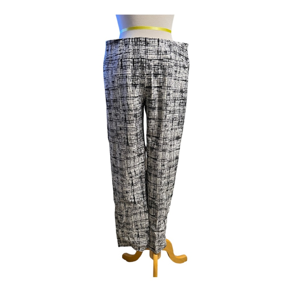 New Directions Patterned Black and White Pull on Pants